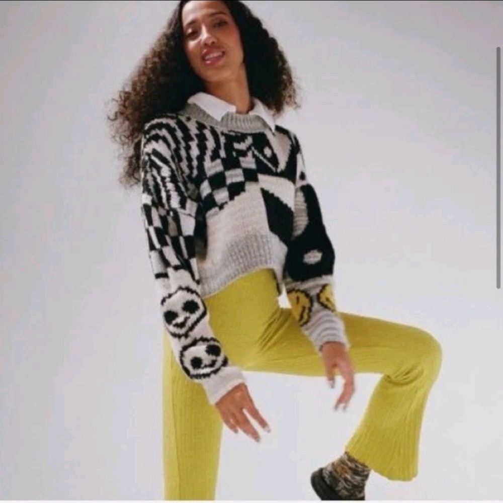 UO Urban Outfitters Lennon Jacquard Cropped Black and White Patterned Sweater L - Picture 7 of 11